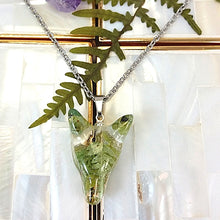 Cargar imagen en el visor de la galería, {{ shop_elviajedelaslobas }} {{ joyería_botánica}} {{ joyería_artesanal}} {{ joyas_naturales }} {{ amuletos_botánicos}}