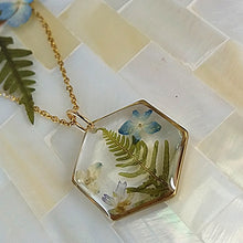 Cargar imagen en el visor de la galería, {{ shop_elviajedelaslobas }} {{ joyería_botánica}} {{ joyería_artesanal}} {{ joyas_naturales }} {{ amuletos_botánicos}}