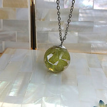 Cargar imagen en el visor de la galería, {{ shop_elviajedelaslobas }} {{ joyería_botánica}} {{ joyería_artesanal}} {{ joyas_naturales }} {{ amuletos_botánicos}}