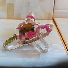 Cargar imagen en el visor de la galería, {{ shop_elviajedelaslobas }} {{ joyería_botánica}} {{ joyería_artesanal}} {{ joyas_naturales }} {{ amuletos_botánicos}}