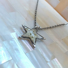 Cargar imagen en el visor de la galería, {{ shop_elviajedelaslobas }} {{ joyería_botánica}} {{ joyería_artesanal}} {{ joyas_naturales }} {{ amuletos_botánicos}}