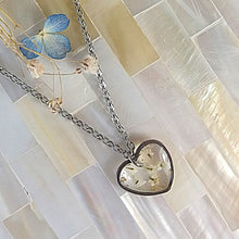 Cargar imagen en el visor de la galería, {{ shop_elviajedelaslobas }} {{ joyería_botánica}} {{ joyería_artesanal}} {{ joyas_naturales }} {{ amuletos_botánicos}}