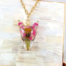 Cargar imagen en el visor de la galería, {{ shop_elviajedelaslobas }} {{ joyería_botánica}} {{ joyería_artesanal}} {{ joyas_naturales }} {{ amuletos_botánicos}}